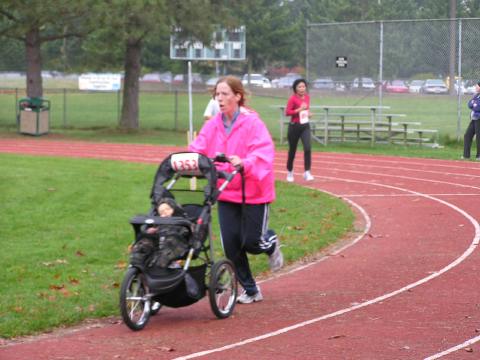 Mommy burns up the last 1/8 mi!