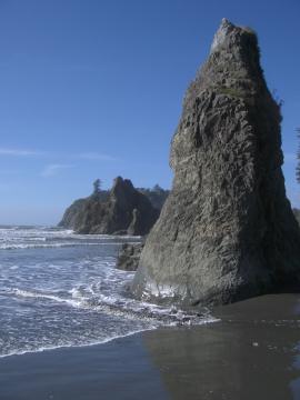 On our way to Lake Quinault Lodge - this is Ruby Beach.